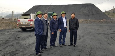 Phó TGĐ Tập đoàn Nguyễn Ngọc Cơ kiểm tra tình hình sản xuất tại công ty Tuyển Than Hòn Gai