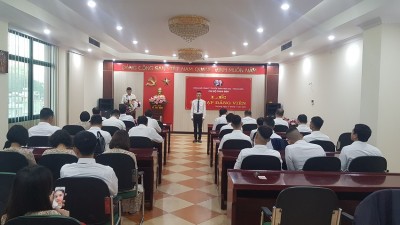 CHI BỘ THAN ĐIỆN LONG TRỌNG TỔ CHỨC LỄ KẾT NẠP ĐẢNG VIÊN NHÂN DỊP 12/11