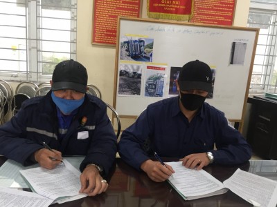 TỔ CHỨC TỐT CÔNG TÁC HUẤN LUYỆN AN TOÀN ĐỊNH KỲ NHÓM 4.