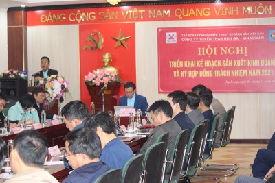 TUYỂN THAN HÒN GAI TRIỂN KHAI KẾ HOẠCH SXKD, KÝ HỢP ĐỒNG TRÁCH NHIỆM NĂM 2021