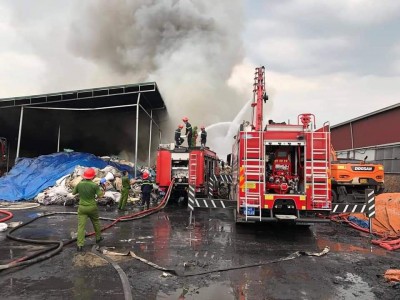 CÔNG TY TUYỂN THAN HÒN GAI - VINACOMIN PHỐI HỢP CHỮA CHÁY TẠI KHU CÔNG NGHIỆP HÀ KHÁNH