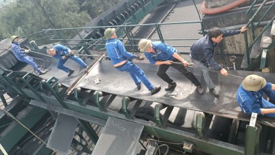 Đoàn Thanh niên Làng Khánh 1 tham gia công trình thay băng tải BTK 5 máng rót cố định số 1