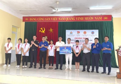 Bàn giao Công trình Thanh niên sân vui chơi thiếu nhi tại nhà văn hoá thôn Đá Trắng