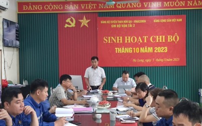 Đ/c Dương Tiến Hòa - Bí thư Chi bộ báo cáo kết quả thực hiện Công tác Đảng 9 tháng năm 2023