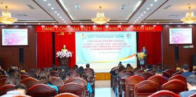 Đ/c Bí thư Đảng ủy, Giám đốc Công ty phát biểu chúc mừng