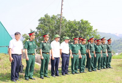 Khối thi đua lực lượng vũ trang 4 tỉnh tham quan, làm việc tại Đại đội pháo phòng không 37mm Đặng Bá Hát