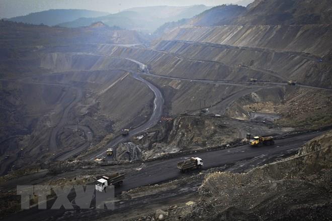 Hoạt động khai thác than của TKV tại Quảng Ninh. Ảnh: TTXVN