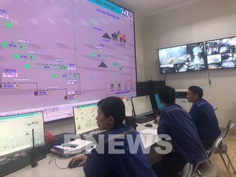 Phòng điều hành,Trung tâm chế biến than tập trung vùng Hòn Gai, Công ty cổ phần Tuyển than Hòn Gai. Ảnh: Thảo Nguyên/BNEWS/TTXVN