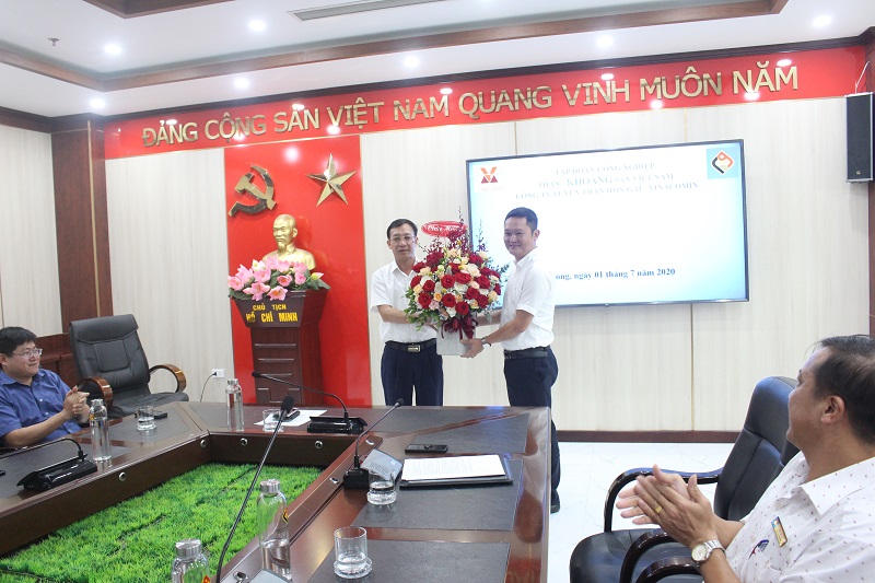 Công bố Quyết định bổ nhiệm Phó Giám đốc Công ty Tuyển Than Hòn Gai