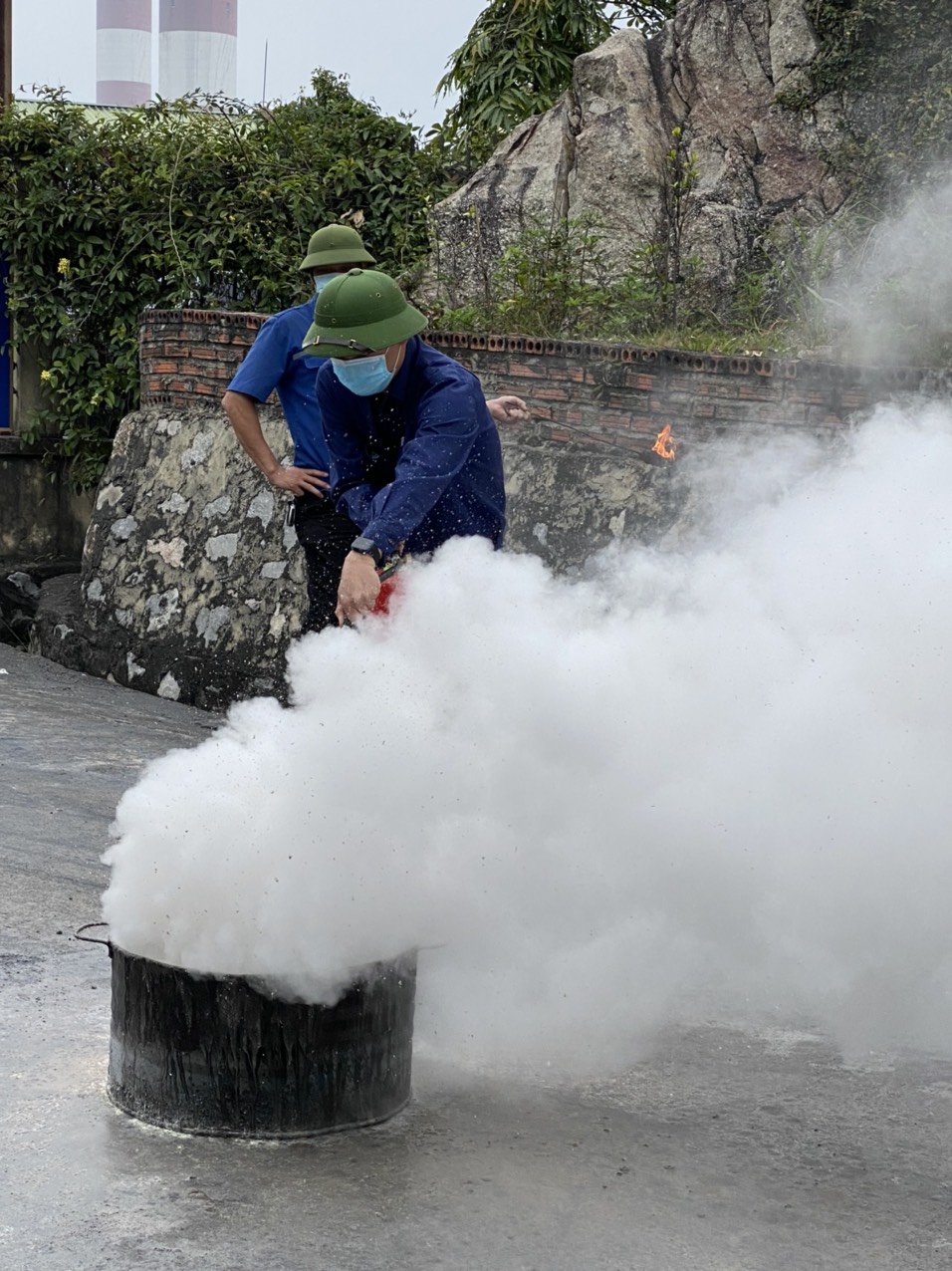 Phân xưởng Than điện – Công ty Tuyển than Hòn Gai - Vinacomin tổ chức diễn tập phương án chữa cháy– cứu hộ cứu nạn năm 2021.