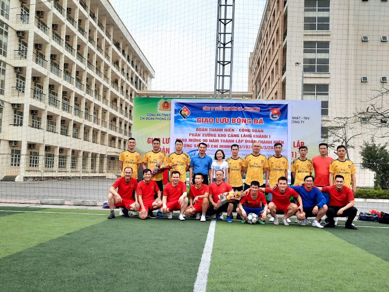 GIAO LƯU BÓNG ĐÁ NAM CBCNV PX LÀNG KHÁNH 1 CHÀO MỪNG 90 NĂM NGÀY THÀNH LẬP ĐOÀN TNCS HỒ CHÍ MINH