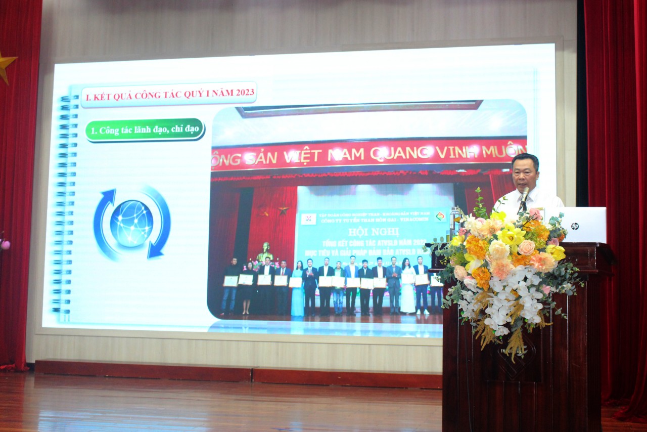 Đồng chí Trương Quốc Chiến - Phó bí thư Đảng ủy Công ty báo cáo sơ kết công tác Đảng quý 1 năm 2023