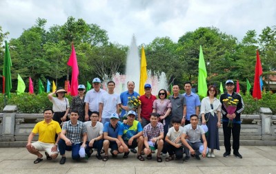 Đoàn CBCNV Phòng CVA đến tham quan tại Nghệ an quê Bác.