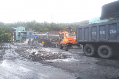 Các đơn vị nhà thầu tổ chức thi công sửa chữa đường bê tông sụt lún (khu vực cân ô tô MB+22)