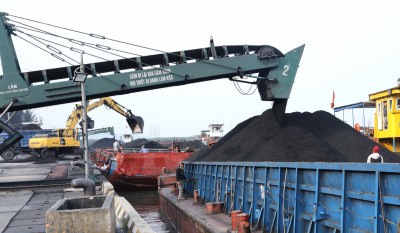 Không khí tiêu thụ than tại máng rốt số 2 cụm Cảng Làng khánh