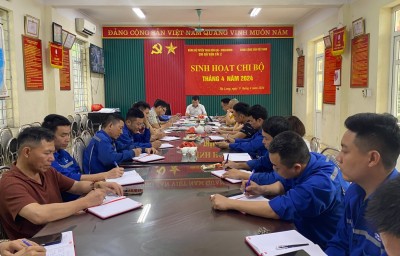 Ảnh: Đồng chí Dương Tiến Hòa - Bí thư chi bộ chủ trì Hội nghị