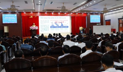 Giảng viên Trường Quản trị kinh doanh - Vinacomin giới thiệu về các chương trình đào tạo chuyển đổi số