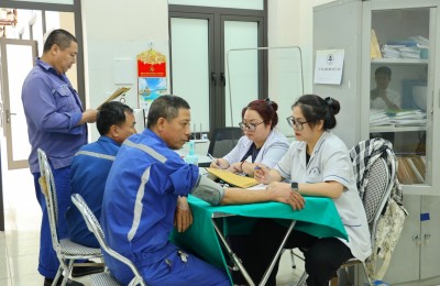 Người lao động Công ty Tuyển than Hòn Gai tham gia khám sức khỏe định kỳ đợt 1 năm 2026