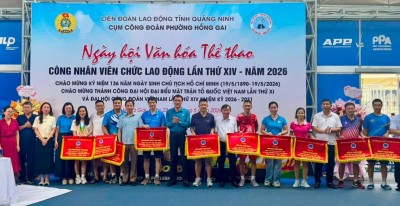 Toàn cảnh hoạt động sản xuất tại vùng chuyển tải than Hòn Nét.