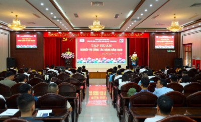 Toàn cảnh hoạt động sản xuất tại vùng chuyển tải than Hòn Nét.