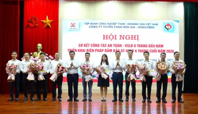 Phân xưởng Tiêu thụ đẩy mạnh thi đua lao động sản xuất, quyết tâm hoàn thành sản lượng than xuất 1,021 triệu tấn trong tháng 8/2026