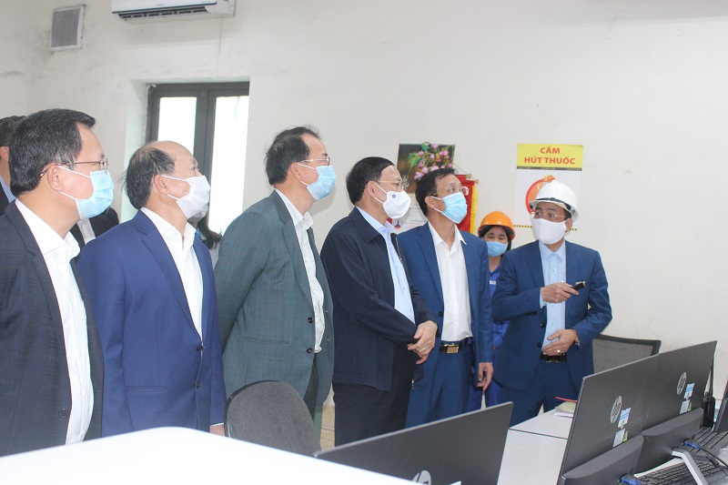 ĐỒNG CHÍ NGUYỄN XUÂN KÝ- UỶ VIÊN TRUNG ƯƠNG ĐẢNG, BÍ THƯ TỈNH UỶ, CHỦ TỊCH HĐND TỈNH QUẢNG NINH ĐẾN THĂM, ĐỘNG VIÊN HOẠT ĐỘNG SXKD ĐẦU NĂM VÀ CÔNG TÁC PHÒNG CHỐNG DỊCH COVID 19 CỦA CÔNG TY TUYỂN THAN HÒN GAI- VINACOMIN