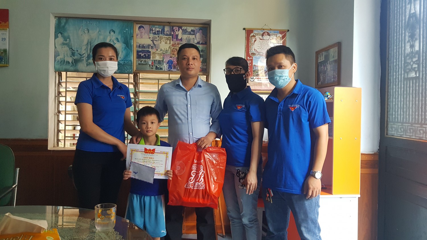 CHI ĐOÀN THAN ĐIỆN TỔ CHỨC THĂM HỎI ĐỘNG VIÊN NHÂN DỊP TẾT THIẾU NHI 1/6